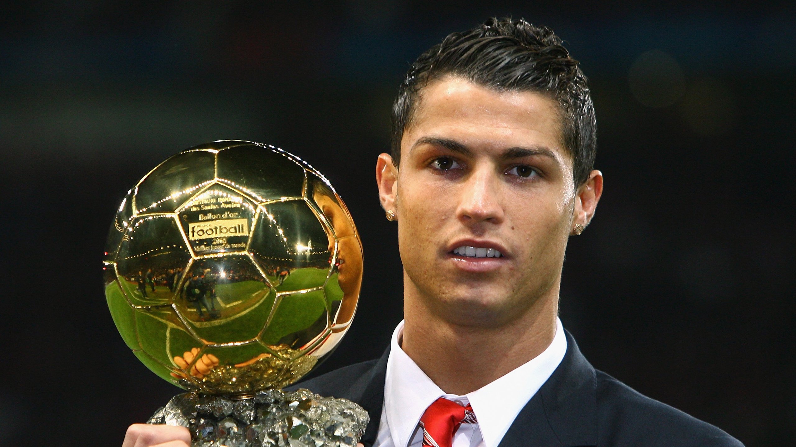 乌拉圭国家队前锋再获金靴奖提名，领跑全场，乌拉圭国家队主帅