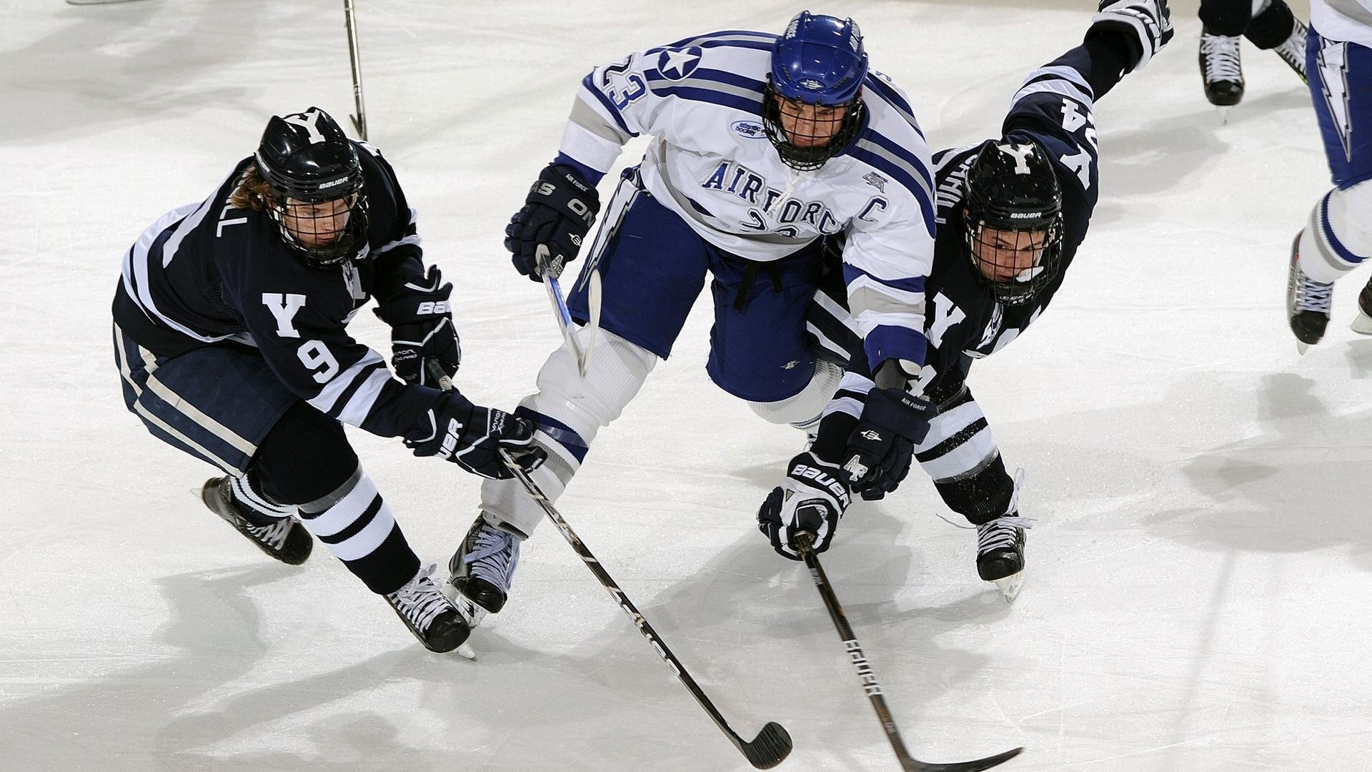 球队在全球篮球赛上战胜强大对手赢得冠军，在篮球比赛中获胜